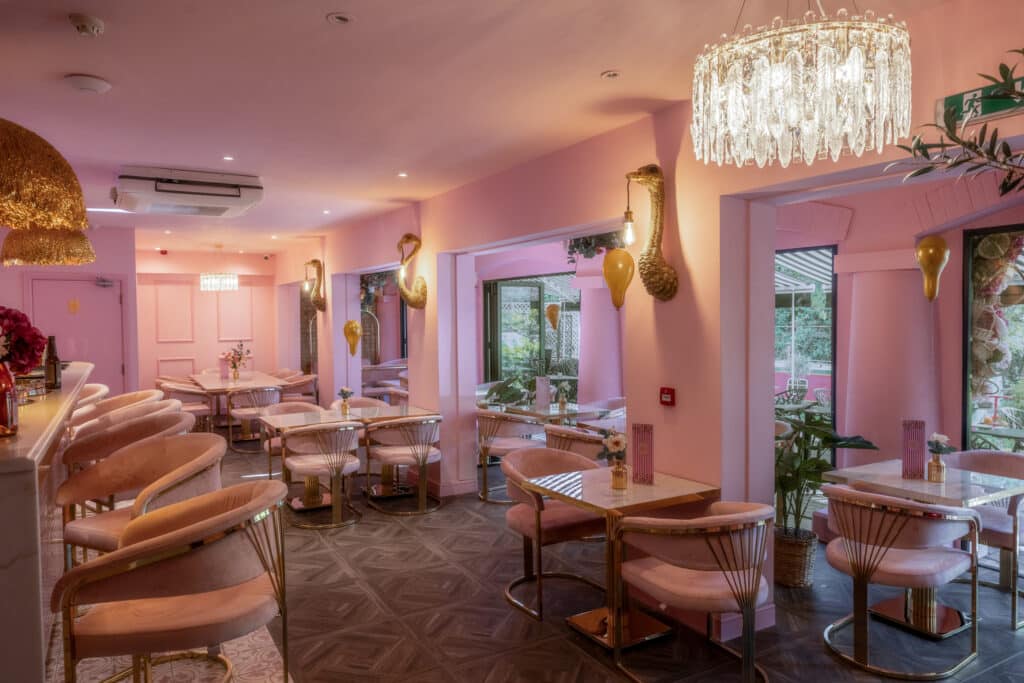 Darcy's Cocktail Bar Lounge, Apsley